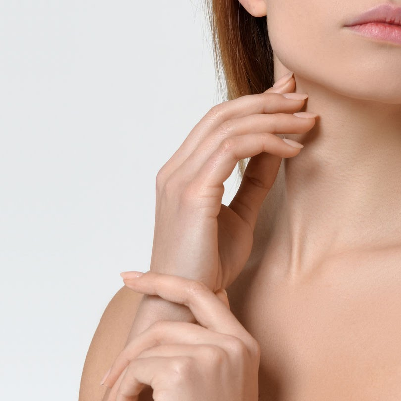 Firmeza del cuello, escote y brazos